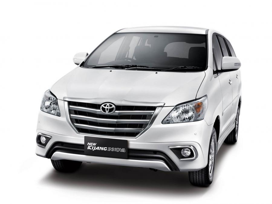  Toyota Kijang Innova 2013 года  (фото 4 из 4)